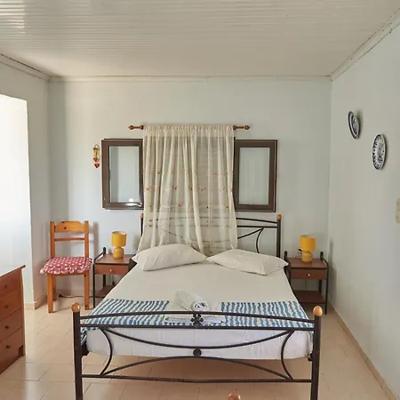 拉尼娅别墅/扎金索斯德罗西亚度假屋 *