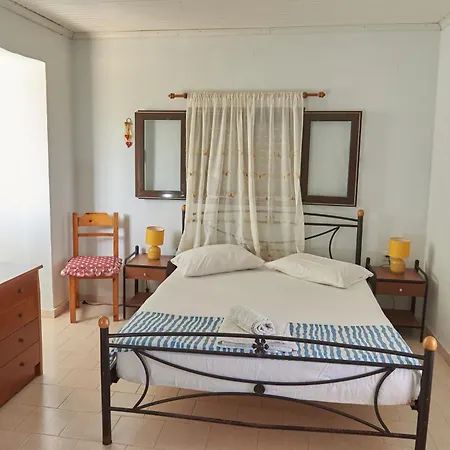 度假居 拉尼娅别墅/扎金索斯德罗西亚度假屋 *