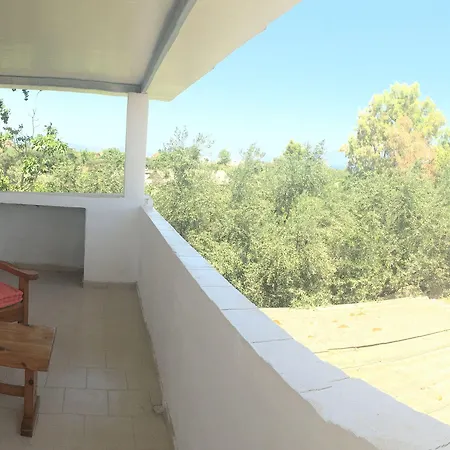 拉尼娅别墅/扎金索斯德罗西亚度假屋 *