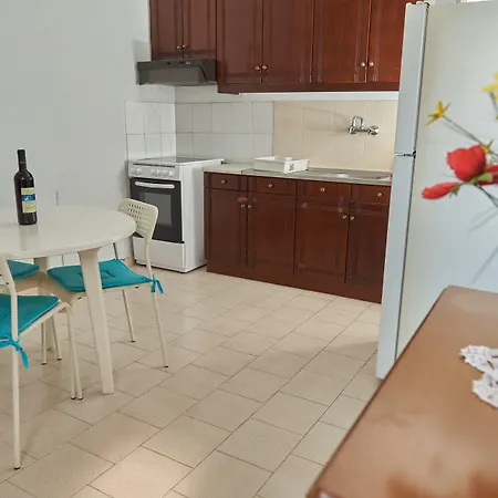 拉尼娅别墅/扎金索斯德罗西亚度假屋 * 基普塞利