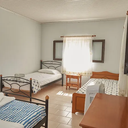 拉尼娅别墅/扎金索斯德罗西亚度假屋 *